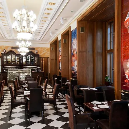 Apartment Walk To Vaci Street - Live In Lux Designer Apt W/ Amazing Views Budapest