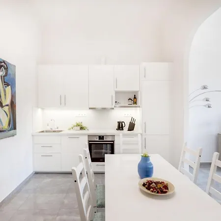 Walk To Vaci Street - Live In Lux Designer Apt W/ Amazing Views *